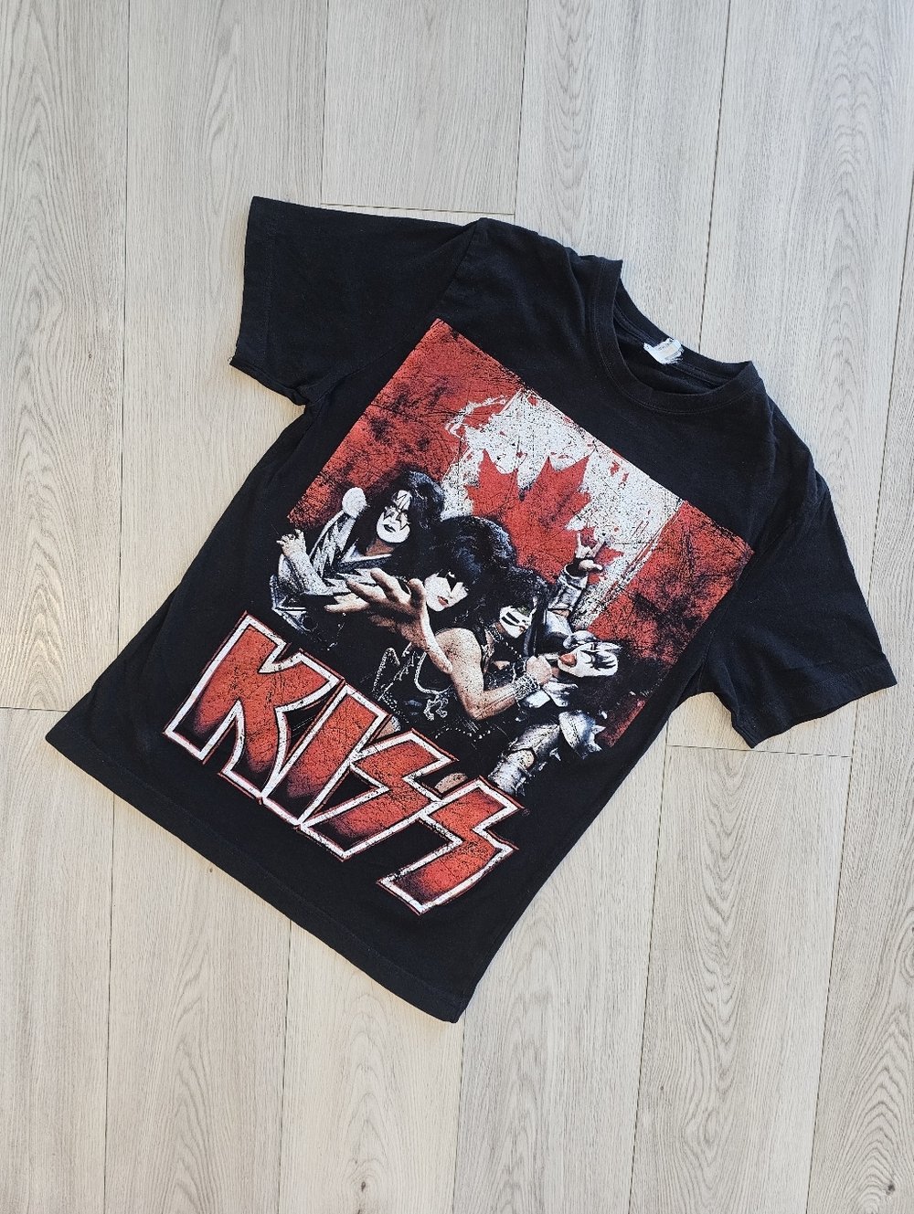 2013 Kiss Invades Canada Tour Band Graphic T-Shirt Canadian Flag, Med